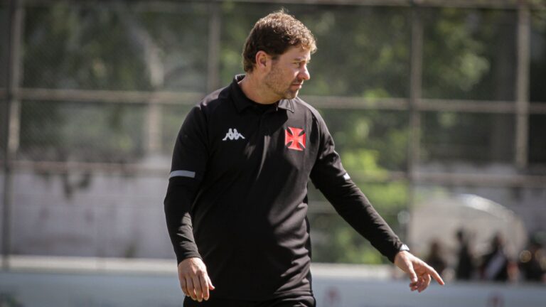 Quem é Rafael Paiva, técnico interino do Vasco após demissão de Álvaro...