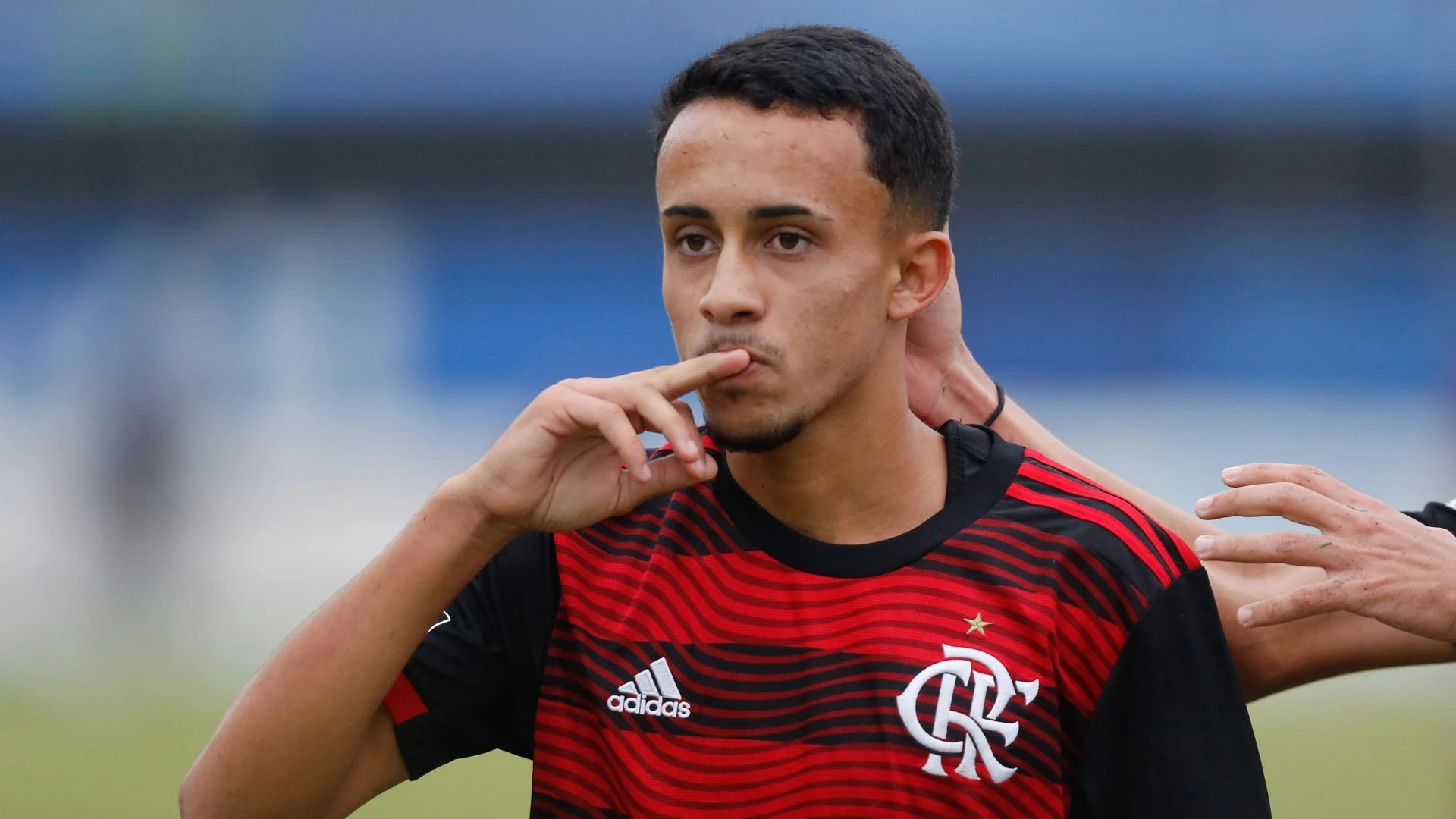 Flamengo vê Matheus Gonçalves se desvalorizando e vai avaliar ofertas nesta janela...