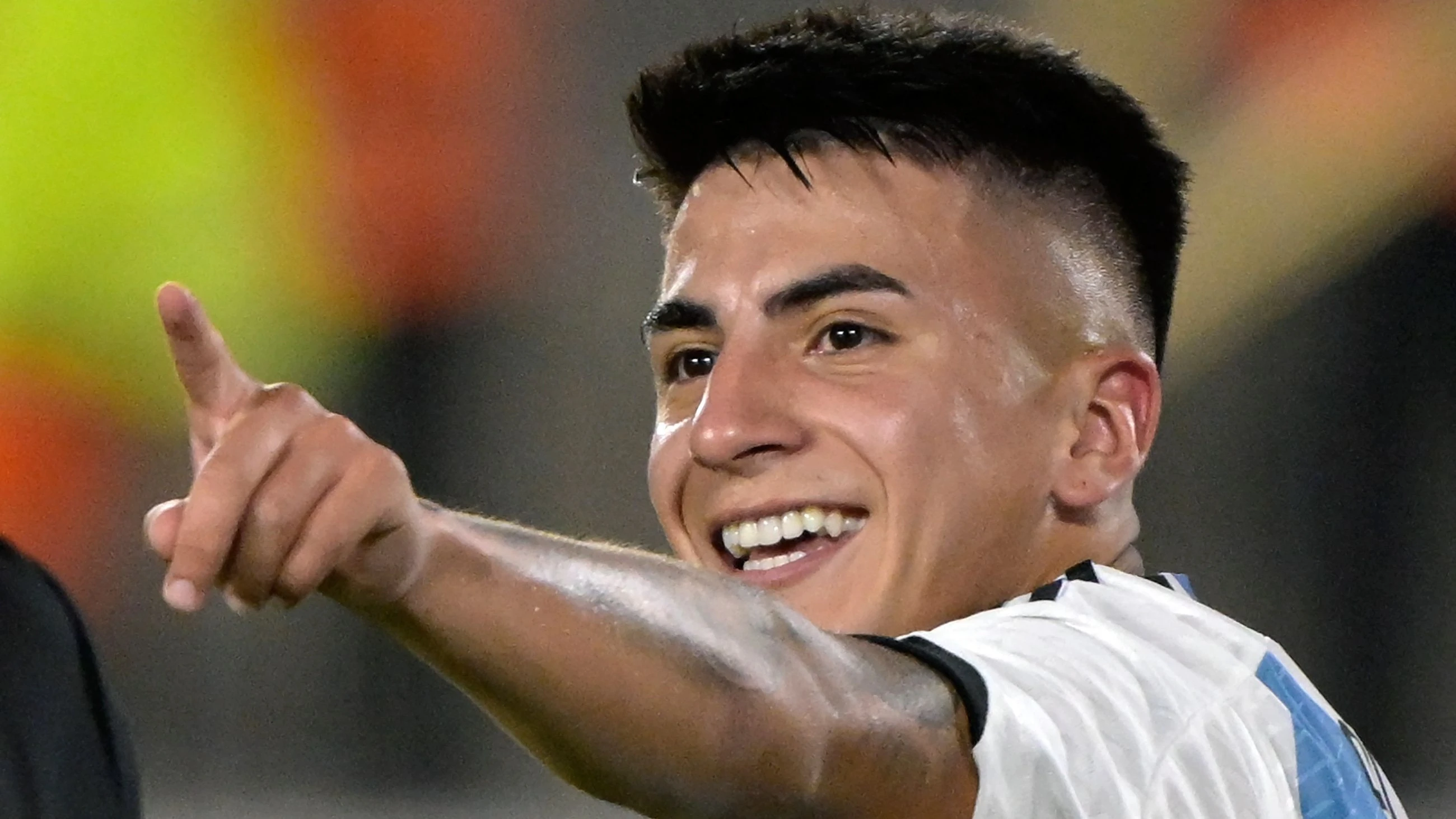 Quem é Thiago Almada, jogador argentino a caminho do Botafogo?