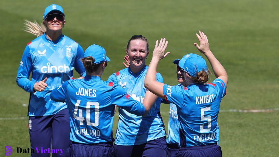 Lauren Filer celebrates the wicket of Suzie Bates, England vs New Zealand, 1st Women's ODI, Chester-le-Street, June 26, 2024