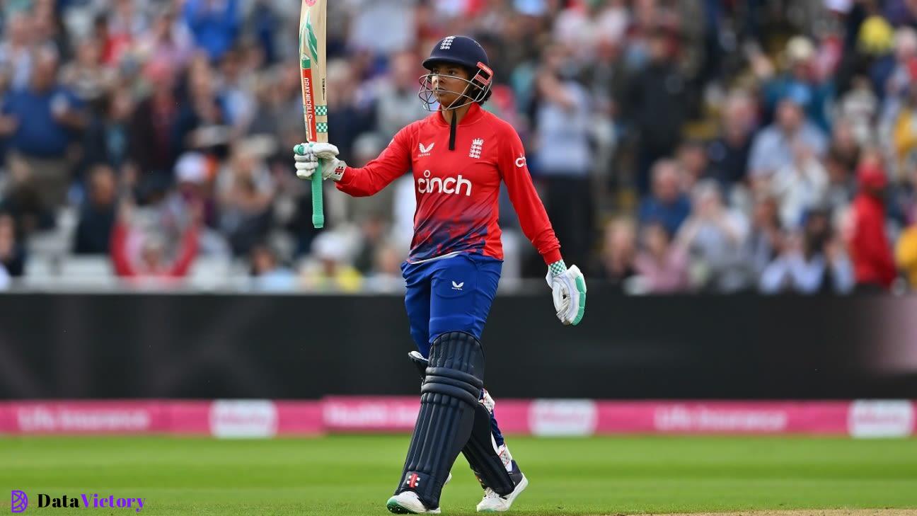 For the New Zealand set, Sophie Dunkley wins back the England T20I...