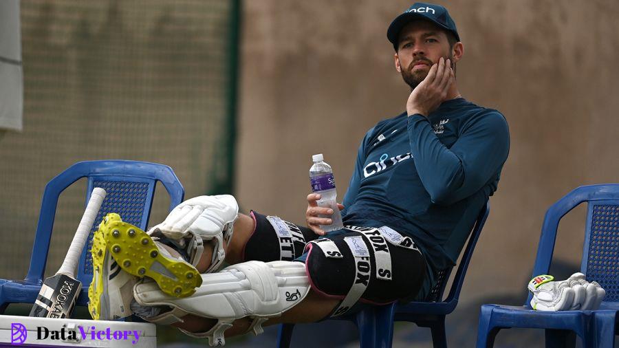 Ben Foakes puts his feet up at England training, Ranchi, February 22, 2024