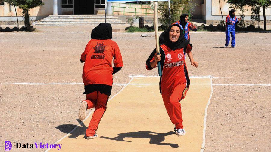 People from Afghanistan ask the ICC to assist in the establishment of an Australian immigrant team.