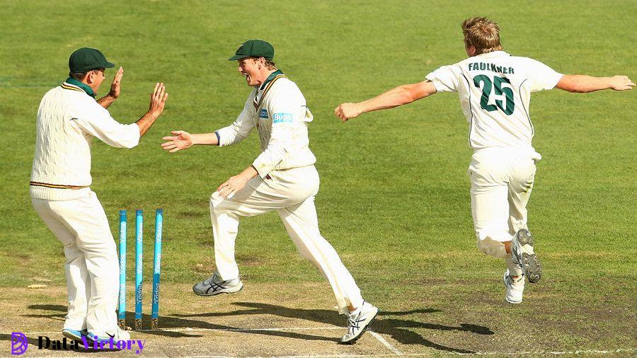 James Faulkner and teammates George Bailey and Ricky Ponting celebrate the fall of a wicket, Tasmania v Victoria, Sheffield Shield, 4th day, Hobart, March 17, 2013