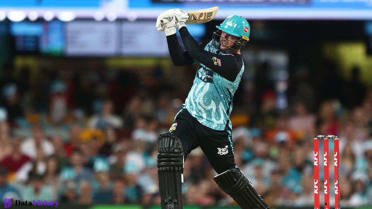 Colin Munro stays with the Brisbane Heat until 2026.