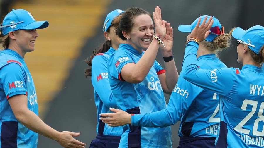 Kate Cross struck early after coming into the side, England vs New Zealand, 2nd Women's ODI, Worcester, June 30, 2024