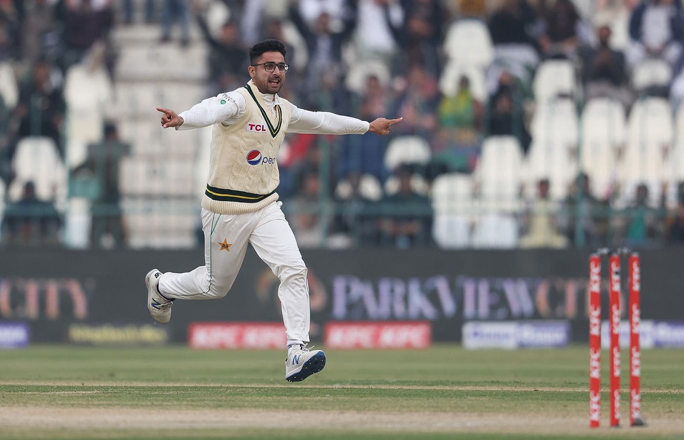 Abrar Ahmed celebrates after running Zak Crawley out, Pakistan vs England, 2nd Test, Multan, 2nd day, December 10, 2022