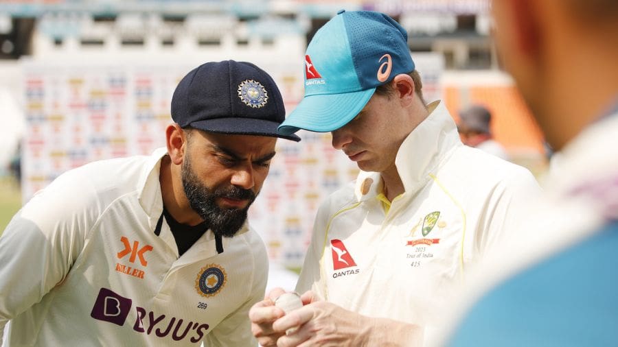 Virat Kohli peeks into Steven Smith's bat grip, India vs Australia, 4th Test, Ahmedabad, 5th day, March 13, 2023