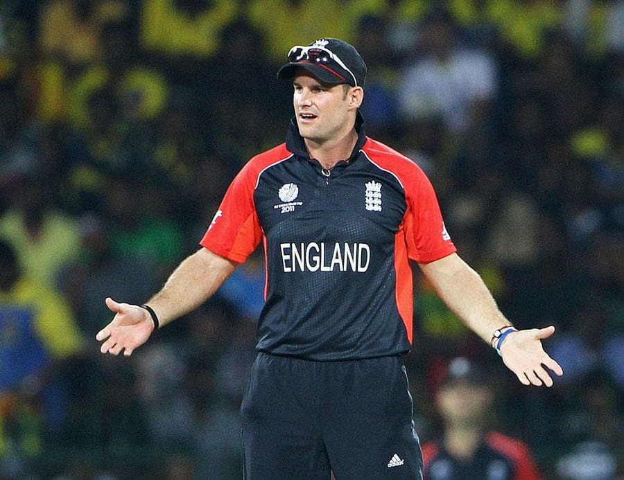 Andrew Strauss was stumped for ideas as Sri Lanka's openers piled on the runs, Sri Lanka v England, 4th quarter-final, World Cup 2011, Colombo, March 26 2011