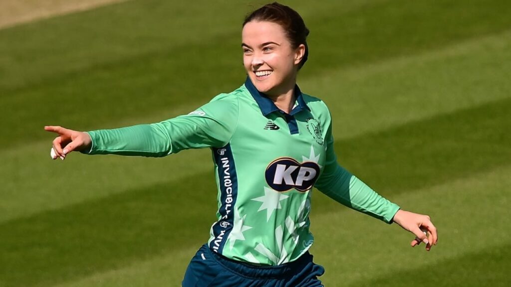 Mady Villiers chooses Durham over Essex on three-year deal