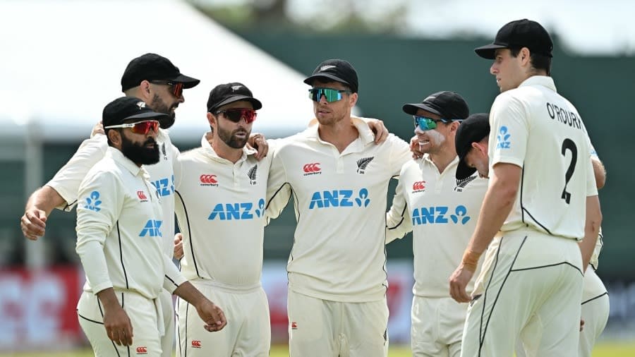 New Zealand players are in a huddle, Sri Lanka vs New Zealand, 1st Test, 3rd day, Galle, September 22, 2024