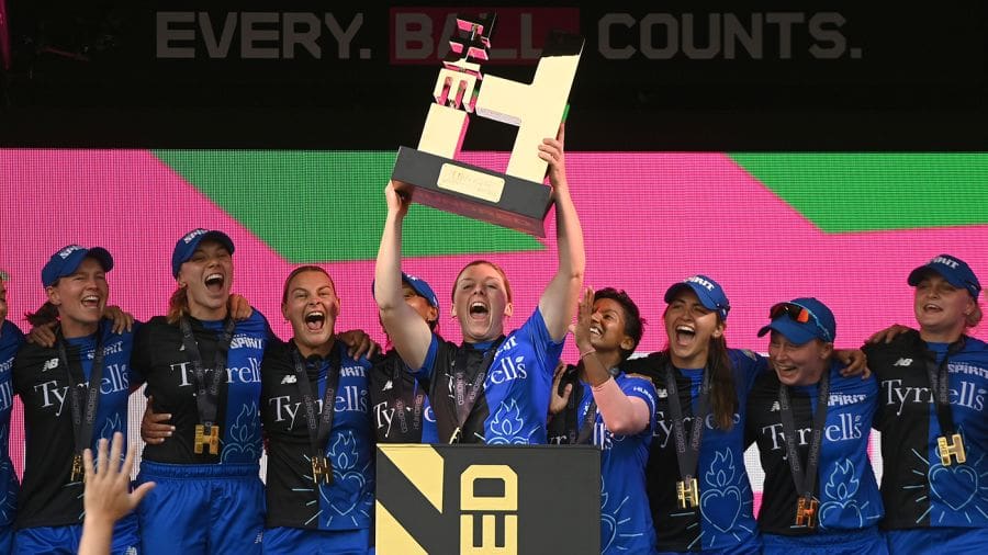 Heather Knight holds the Hundred trophy aloft, Welsh Fire vs London Spirit, Women's Hundred final, Lord's, August 18, 2024