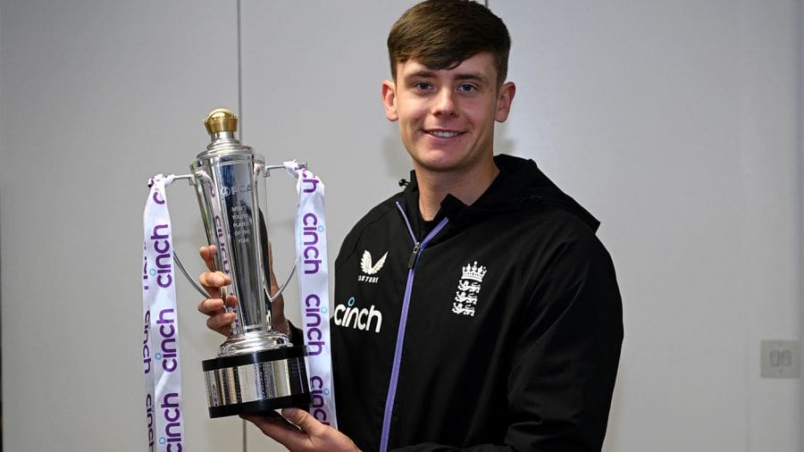 Jamie Smith receives the PCA Men's Young Player of the Year award, October 1, 2024