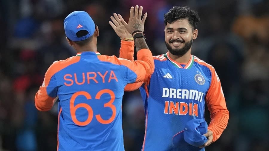 Riyan Parag is congratulated by Suryakumar Yadav for dismissing Dilshan Madushanka, Sri Lanka vs India, 1st T20I, Pallekele, July 27, 2024