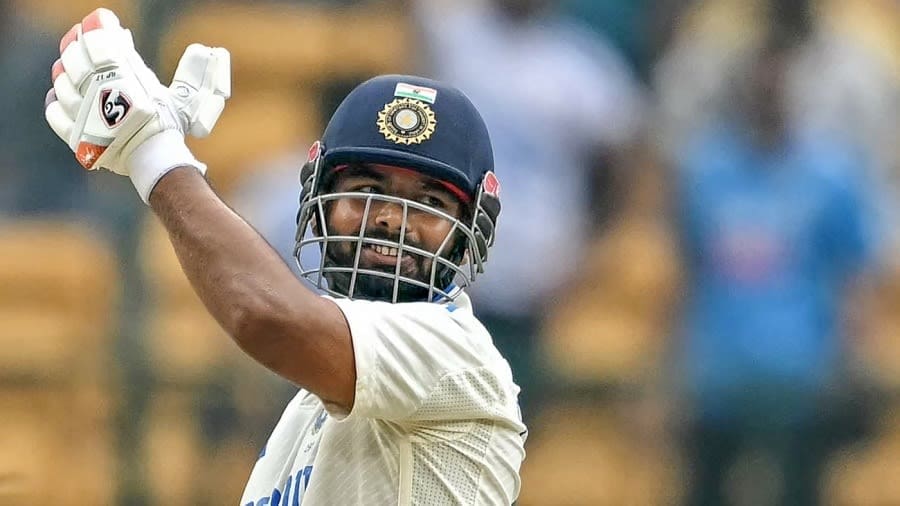 Rishabh Pant seemed unbothered by his injury earlier in the match, India vs New Zealand, 1st Test, Bengaluru, 4th day, October 19, 2024