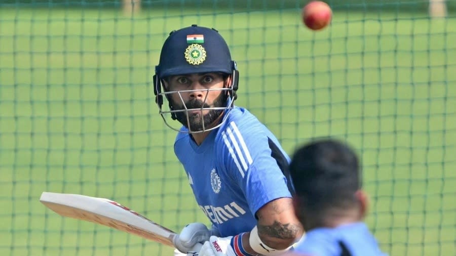 Virat Kohli gives the ball a good stare as he takes throwdowns, India vs New Zealand, 3rd Test, Mumbai, October 31, 2024 