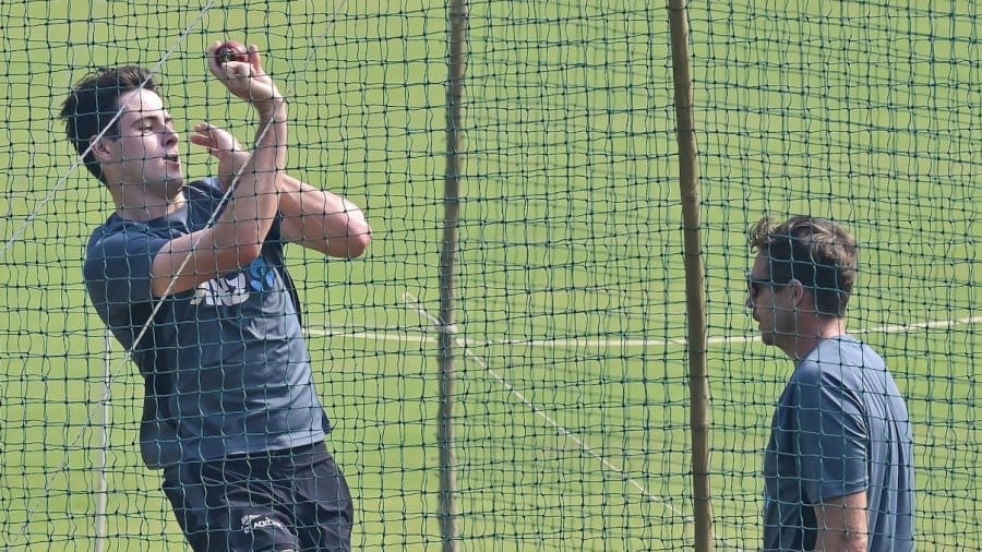 Matt Henry, who is in like to play the final Test, has a bowl in the nets, India vs New Zealand, 3rd Test, Mumbai, October 30, 2024 