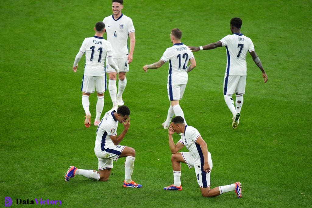 Jude Bellingham of England celebrates scoring his team's first goal with teammate Trent Alexander-Arnold during the UEFA EURO 2024 group stage match between Serbia and England at Arena AufSchalke on June 16, 2024 in Gelsenkirchen, Germany. (Photo by Angel Martinez - UEFA/UEFA via Getty Images)