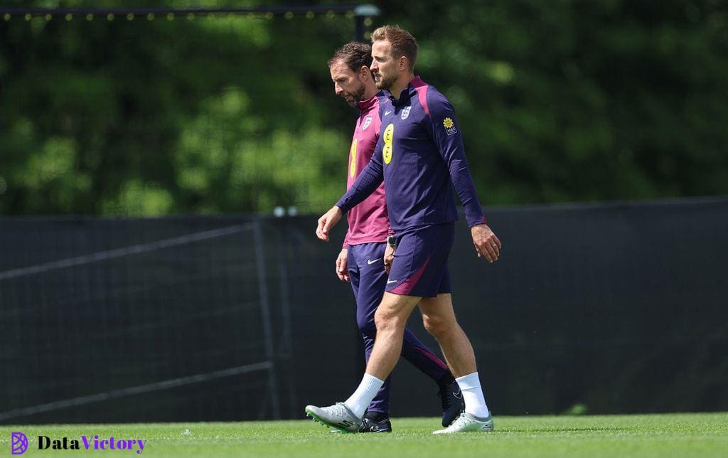 Gareth Southgate and Harry Kane during training at Euro 2024.