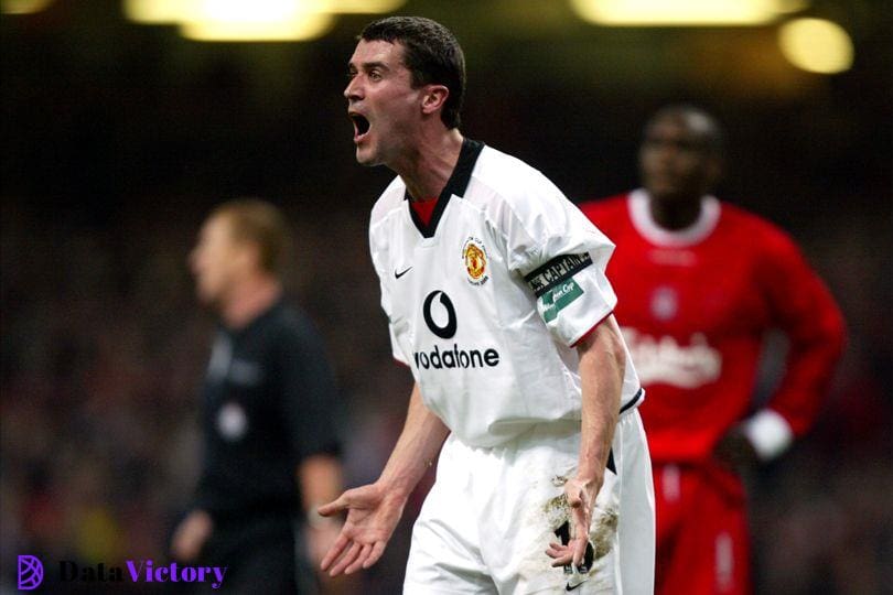 Roy Keane barking orders for Manchester United