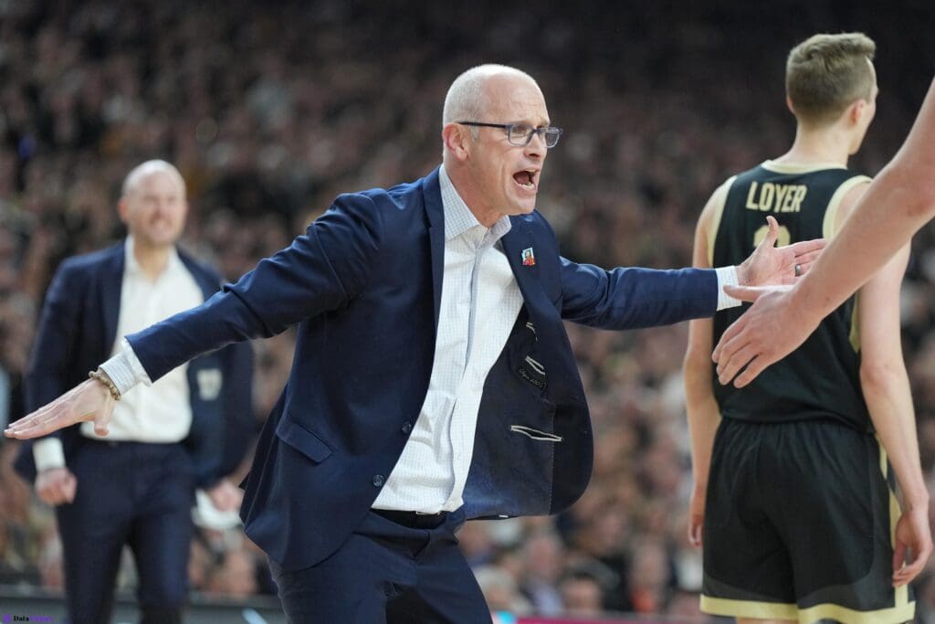 UConn's Dan Hurley plans to make final determination about Lakers present on...