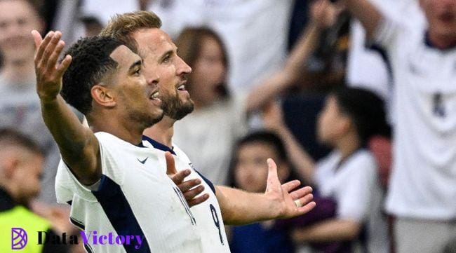 Jude Bellingham and Harry Kane celebrate the midfielder's late equaliser for England against Slovakia at Euro 2024.