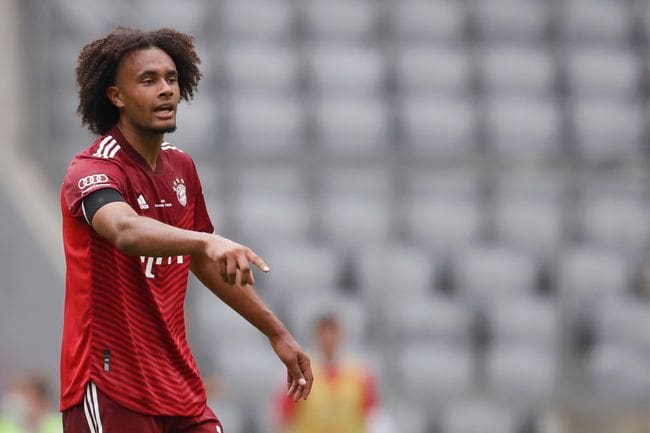 Joshua Zirkzee in action for Bayern Munich