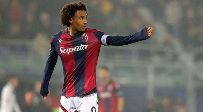 BOLOGNA, ITALY - JANUARY 5: Joshua Zirkzee of Bologna FC gestures during the Serie A TIM match between Bologna FC and Genoa CFC at Stadio Renato Dall'Ara on January 5, 2024 in Bologna, Italy. (Photo by Gabriele Maltinti/Getty Images)