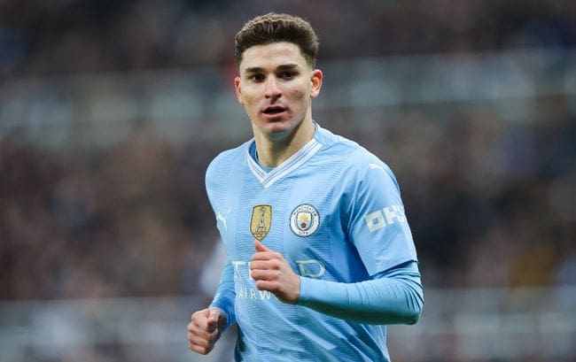 Julian Alvarez in action against Newcastle United Arsenal target for Manchester City