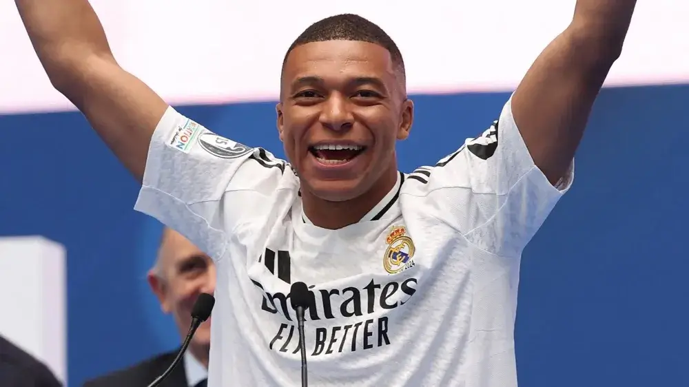 Mbappé Debuts at Bernabéu: The Future Path of Football's Top Star