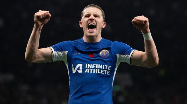 LONDON, ENGLAND - NOVEMBER 6: Conor Gallagher of Chelsea celebrates after Nicolas Jackson scores Chelsea's third goal during the Premier League match between Tottenham Hotspur and Chelsea FC at Tottenham Hotspur Stadium on November 6, 2023 in London, England. (Photo by Visionhaus/Getty Images)