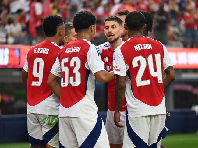 Gabriel Jesus celebrates scoring the 1st Arsenal goal with (2ndL) Ethan Nwaneri, (R) Reiss Nelson and (2ndR) Jorginho during the pre season friendly between Arsenal and Manchester United at SoFi Stadium on July 27, 2024 in Inglewood, California.