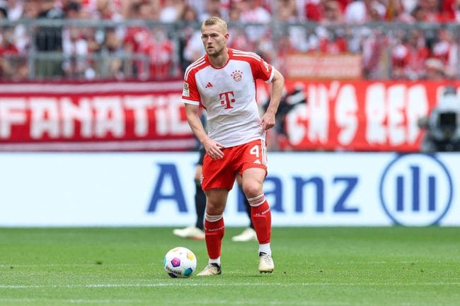 Matthijs de Ligt in action for Bayern Munich, April 2024