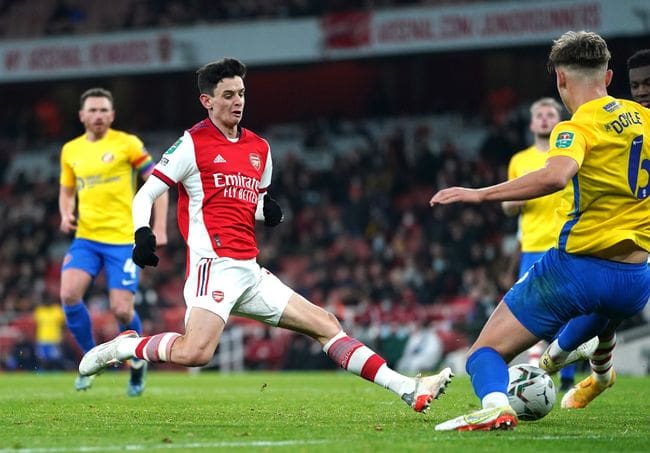 Charlie Patino in action for Arsenal