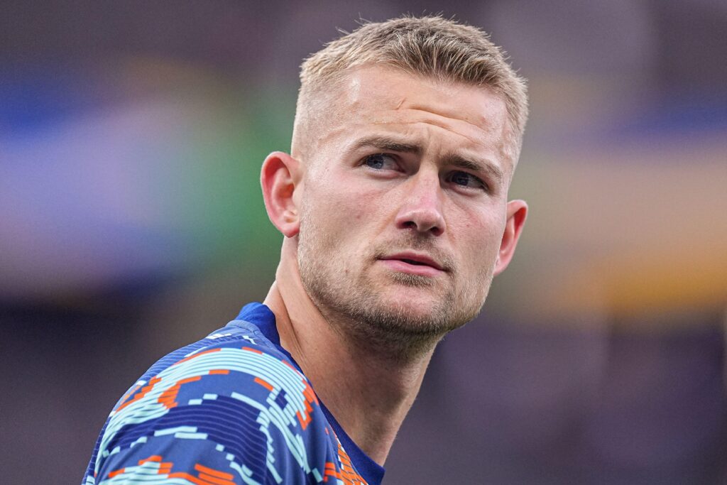 Following an "explosive" Bayern Munich drill following Manchester United's move, the German press reacted with" French Maguire" Matthijs de Ligt.