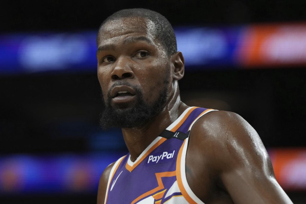 Kevin Durant out at least 2 days with leg pressure, per report