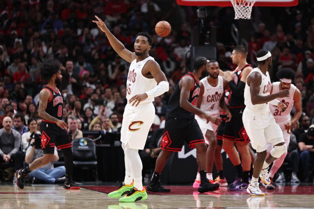 Bulls defeats the Cavaliers to maintain their 12-0 begin.