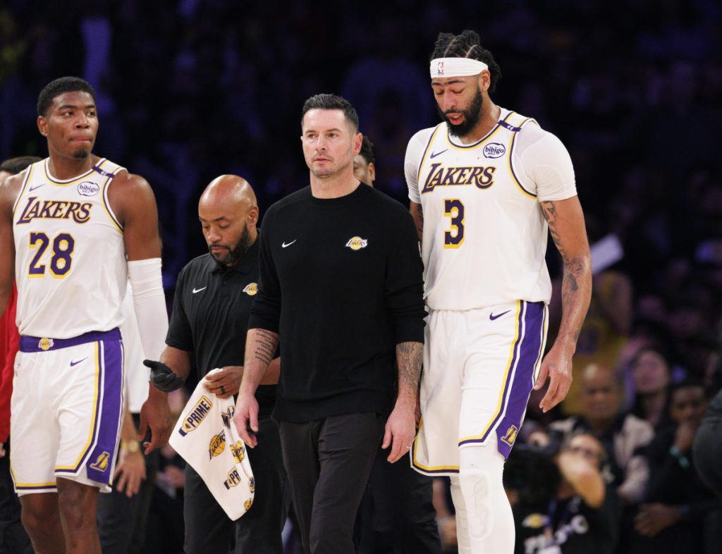 Lakers superstar Anthony Davis cleared to enjoy after eye poke knocked him...