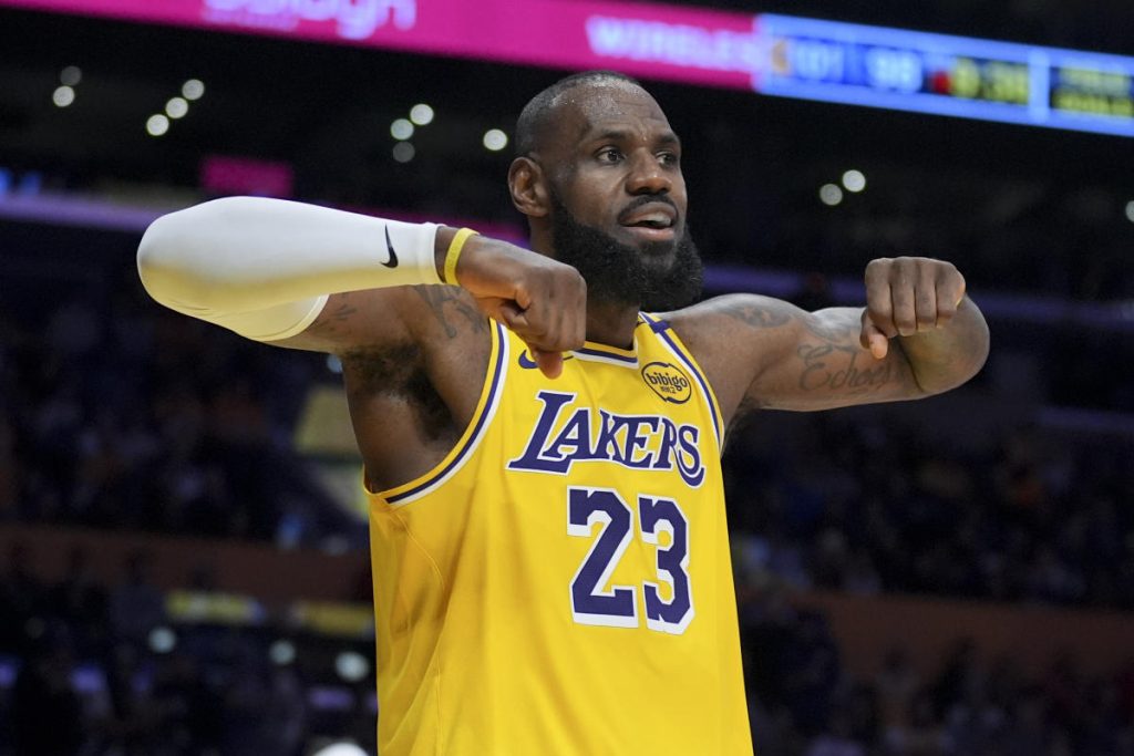 LeBron James, 39 years young, records career-best 4th straight triple-double