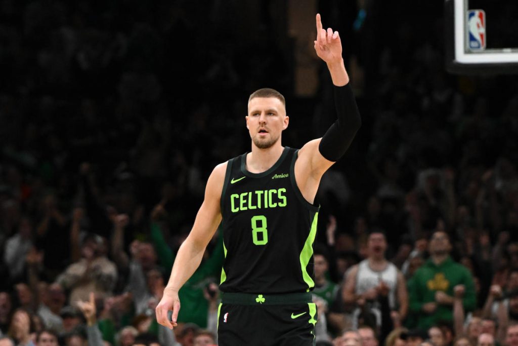 Celtics' Kristaps Porzingis scores 16 in season debut vs. Clippers